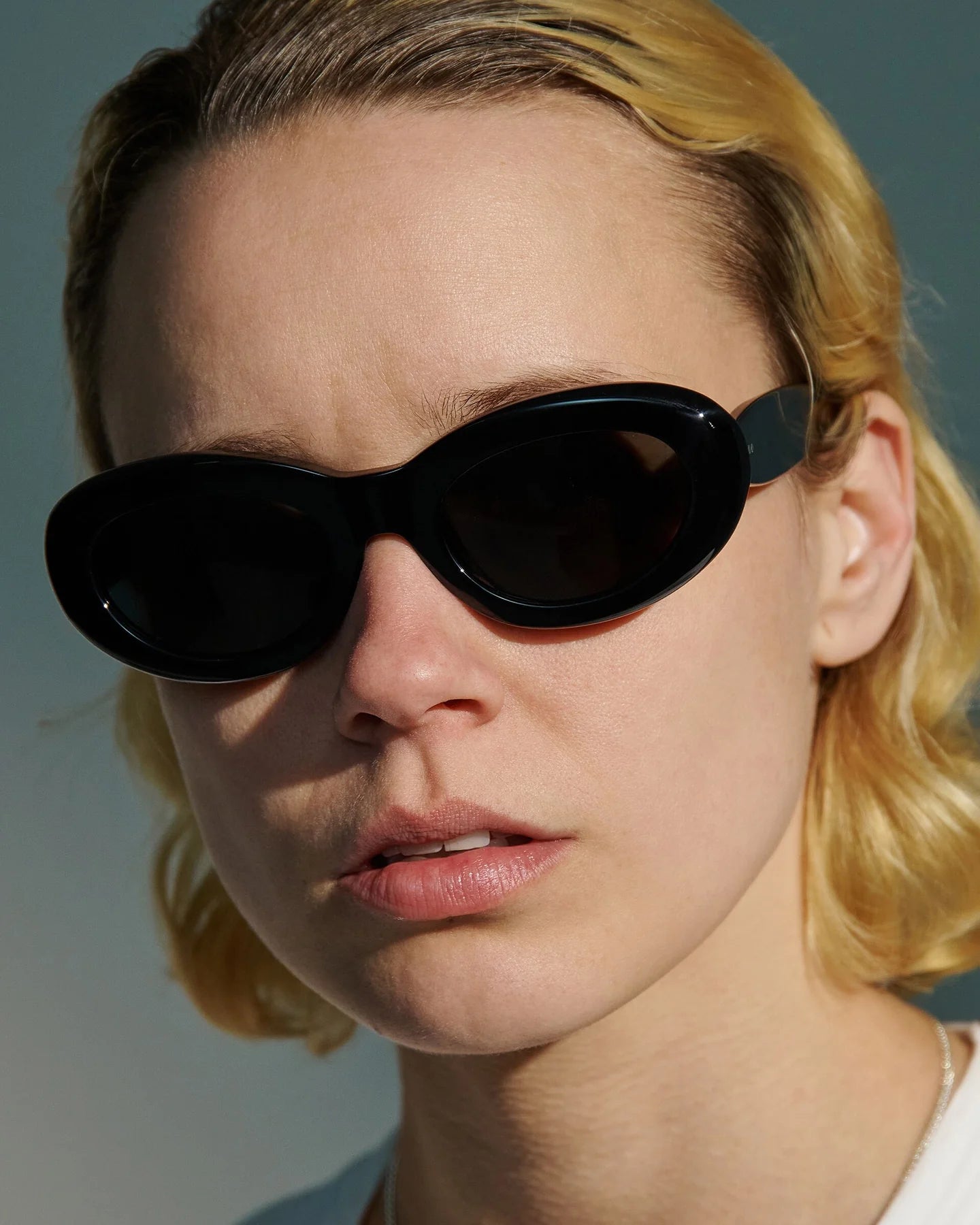 Courtney // Black