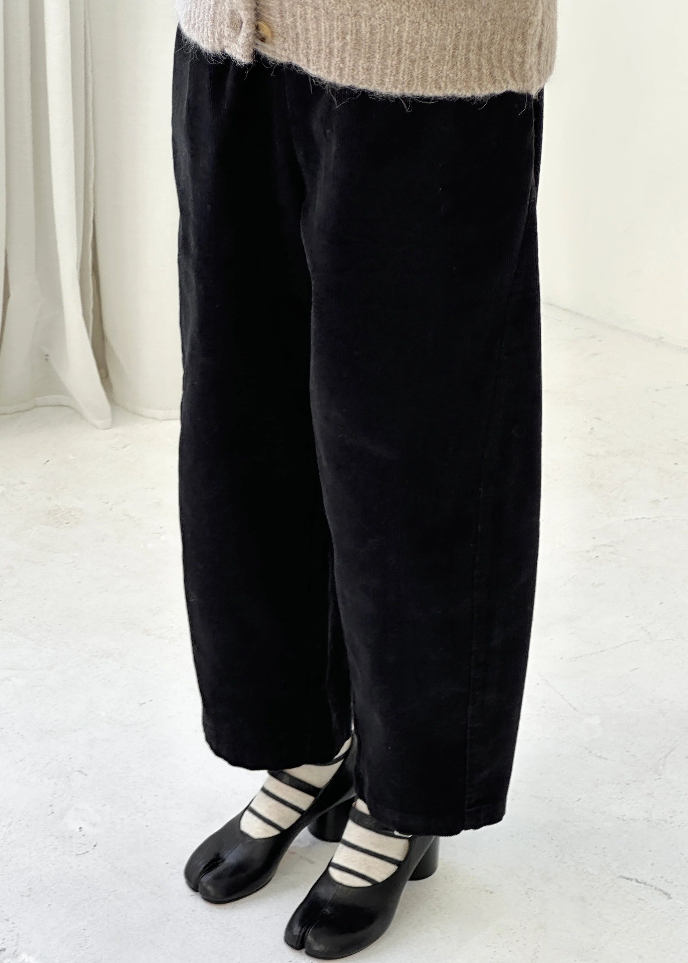 Courdroy Arc Pants // Black
