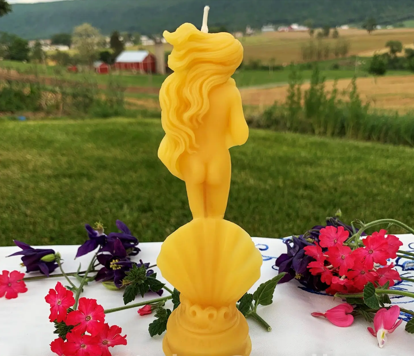 The Birth of Venus // Beeswax Candle