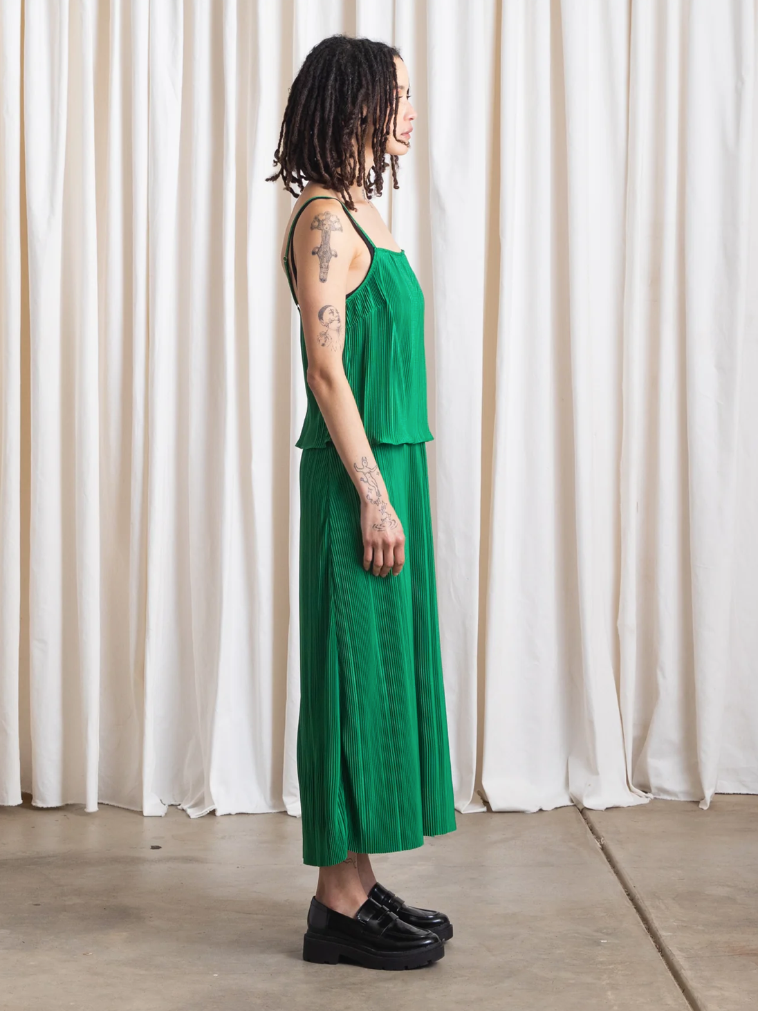 Slim Midi Skirt // Kelly Green