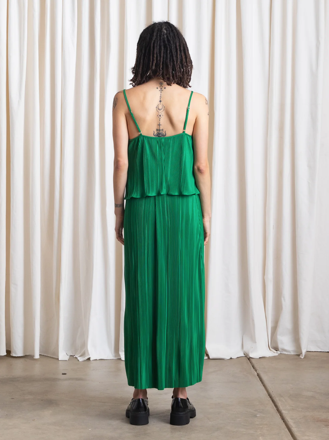 Slim Midi Skirt // Kelly Green