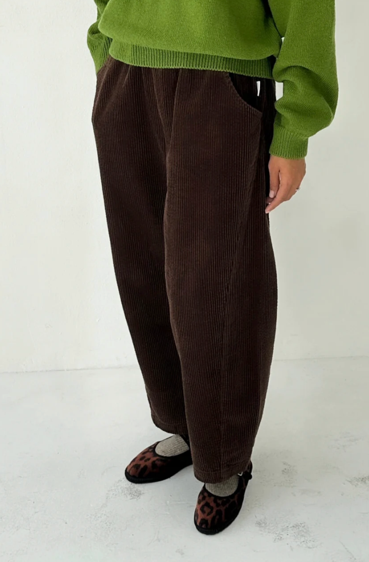 Soft Courdroy Arc Pants // Brown