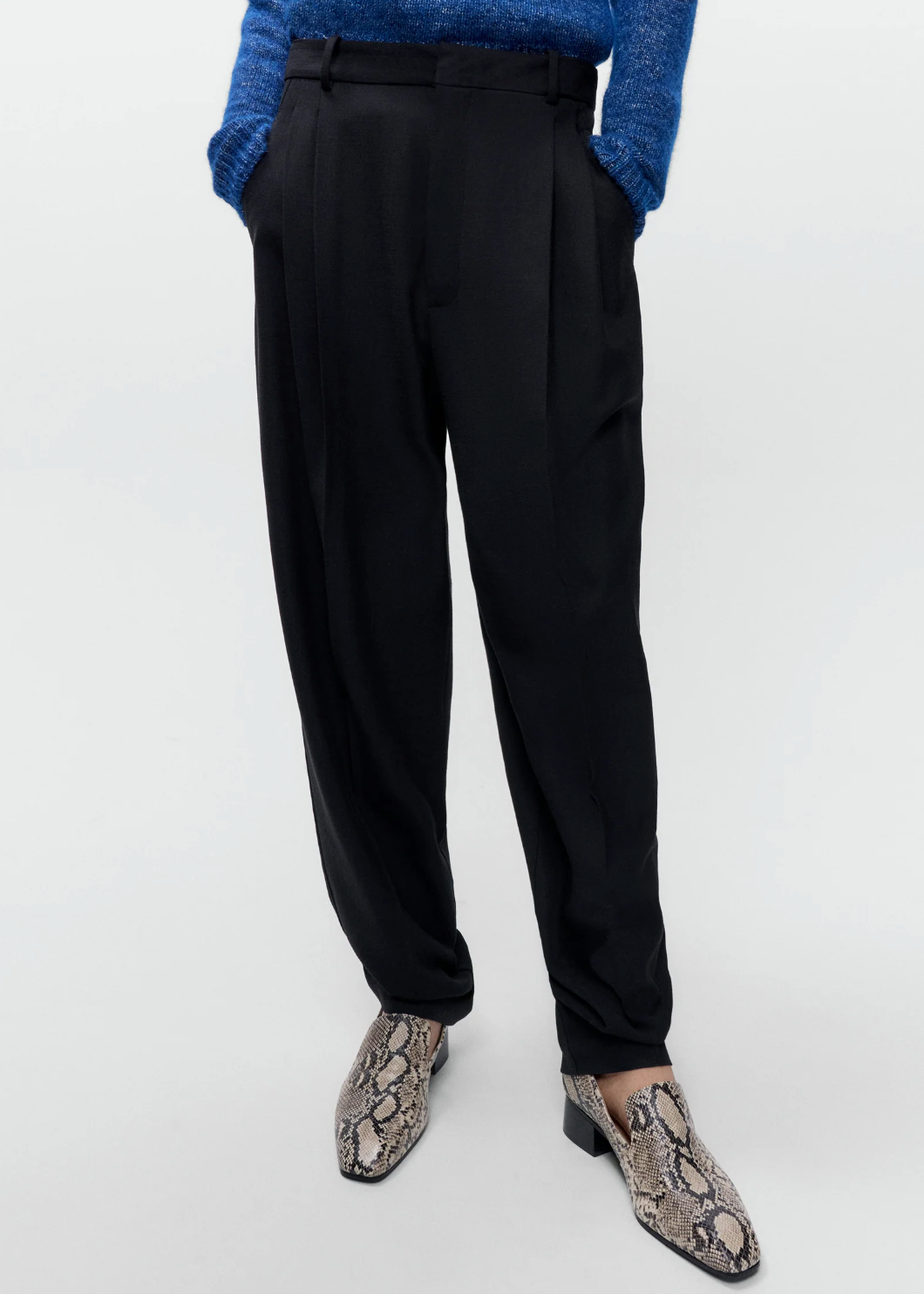 Cordera Carrot Pants – Black