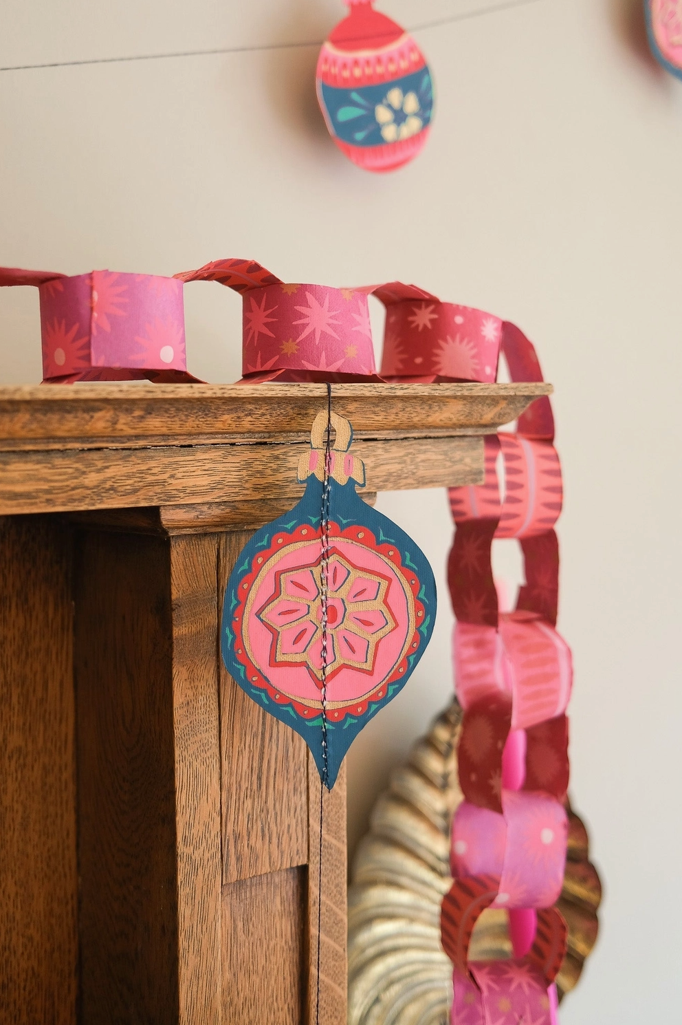 Pink and Red Paper Chain Kit