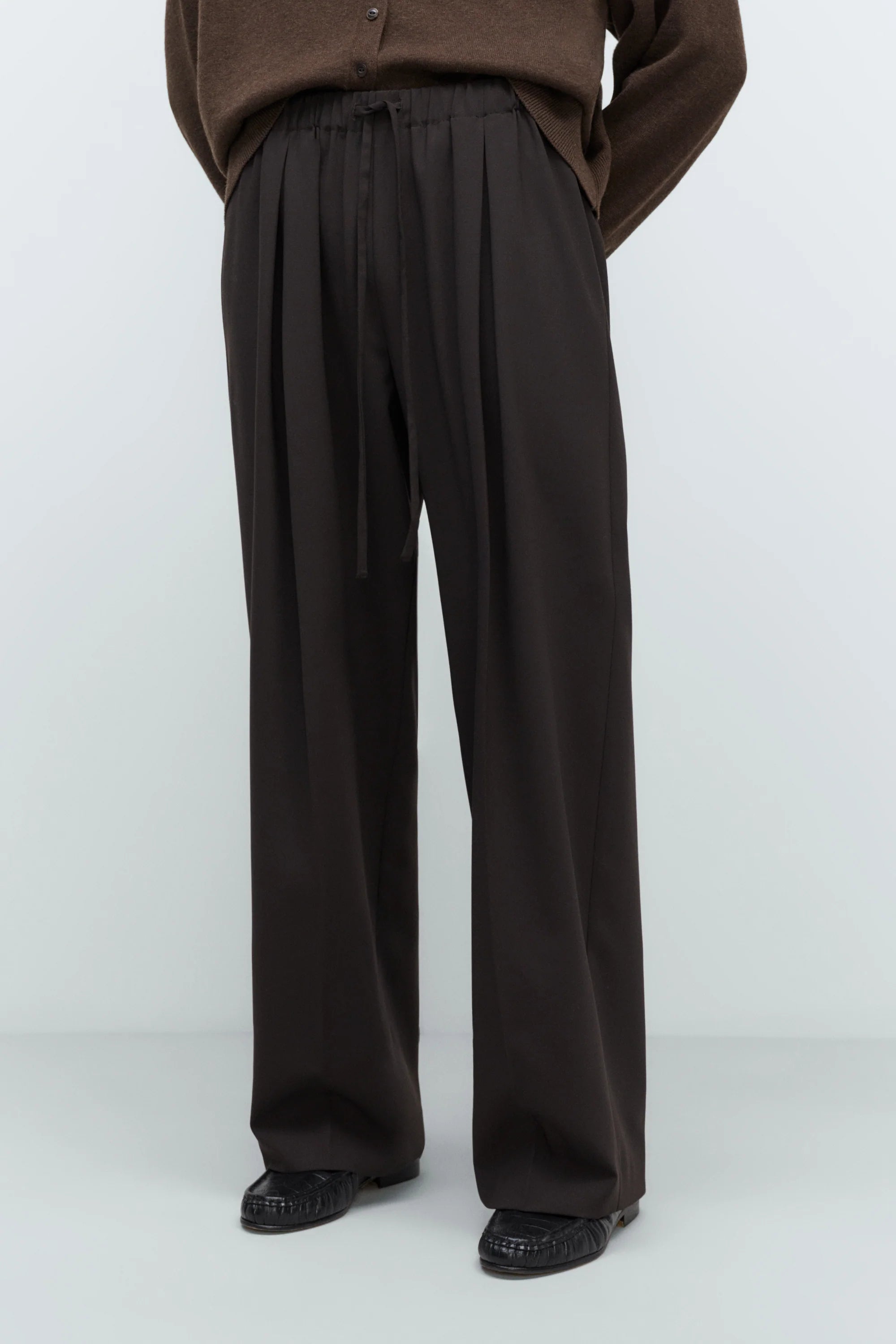 Pleated Relaxed Pants // Brown