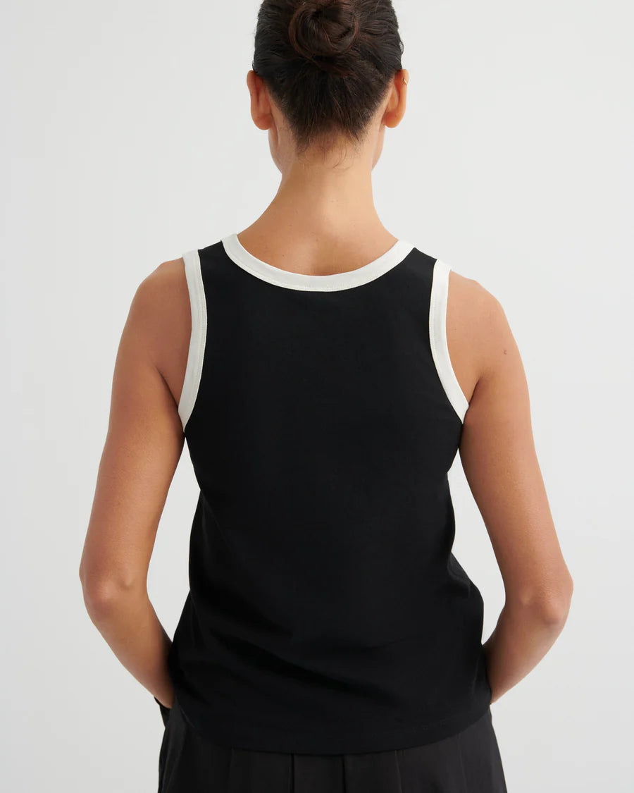 Kowtow Variation Singlet — Black
